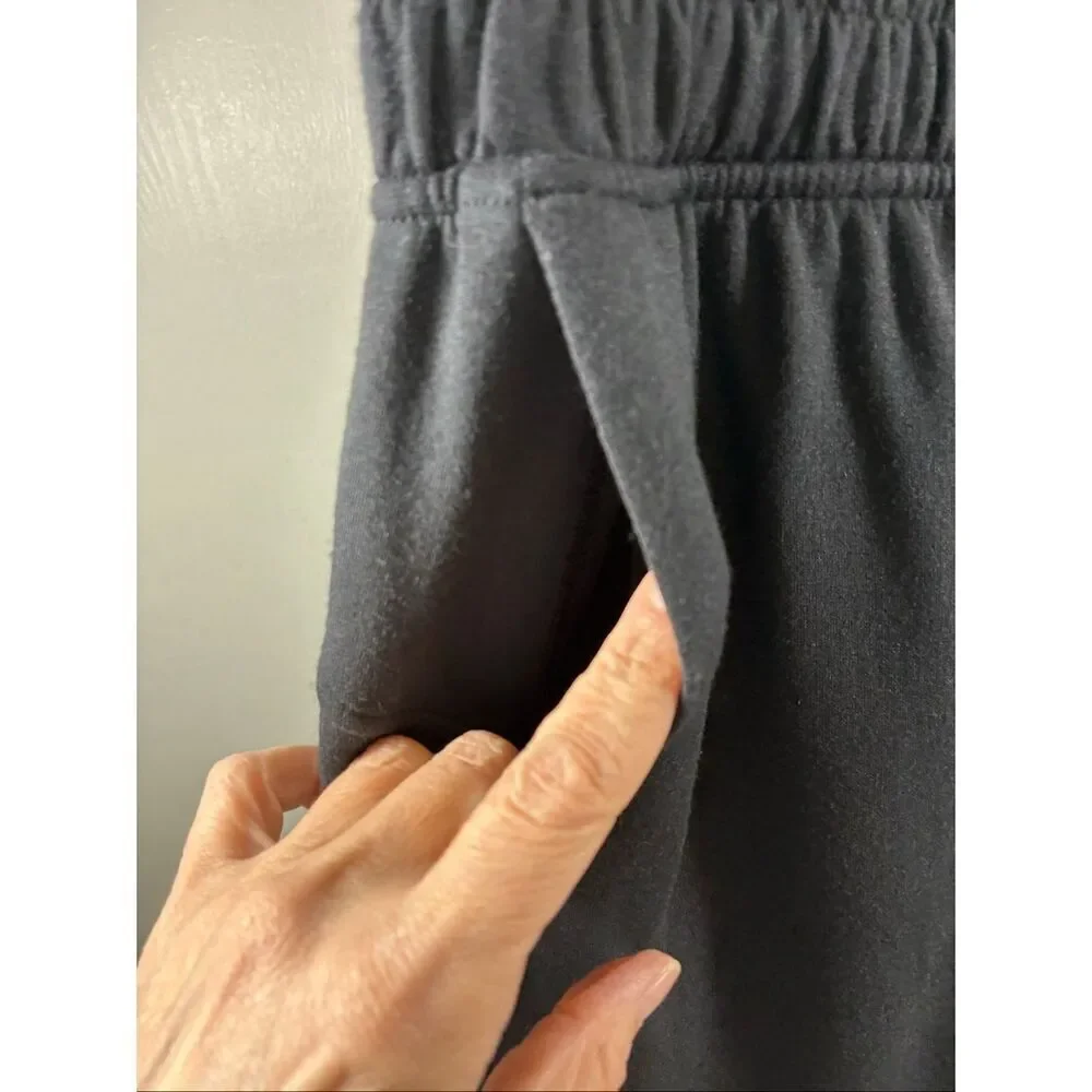 Lululemon NWT Be Calm Mid Rise Bermuda Shorts in Black Size XS